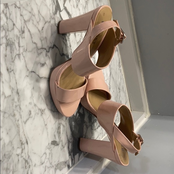 Pale pink platforms - Picture 3 of 3